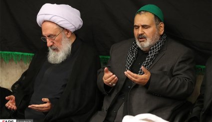تصاویر مراسم شام غریبان با حضور رهبر معظم انقلاب اسلامی