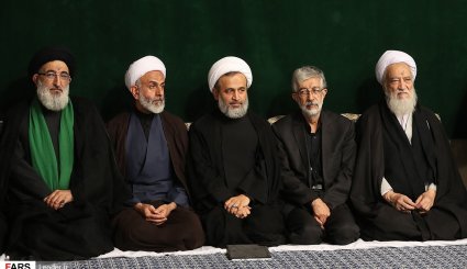 تصاویر مراسم شام غریبان با حضور رهبر معظم انقلاب اسلامی