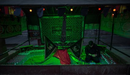 خاکی ترین عزای حسین (ع)