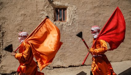 نخل گردانی در روستاهای زارچ و اشکذر
