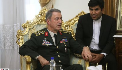 دیدار امیر دریابان شمخانی با ژنرال حلوصی + تصاویر