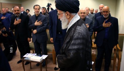 تصاویر دیدار مسئولان و دست‌اندرکاران حج با رهبر انقلاب
