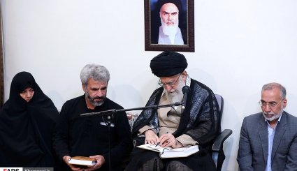 تصاویر دیدار خانواده شهید حججی با رهبر انقلاب
