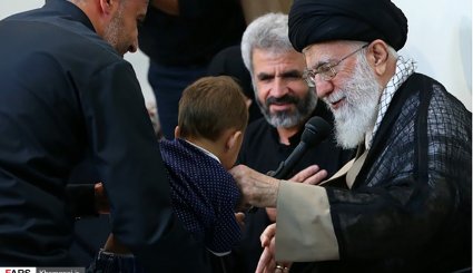 تصاویر دیدار خانواده شهید حججی با رهبر انقلاب
