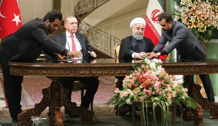امضای تفاهم نامه و نشست خبری مشترک روحانی و اردوغان + تصاویر