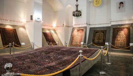 نمایشگاه نخستین فرش های باغی قاجاری + تصاویر
