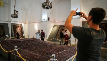 نمایشگاه نخستین فرش های باغی قاجاری + تصاویر