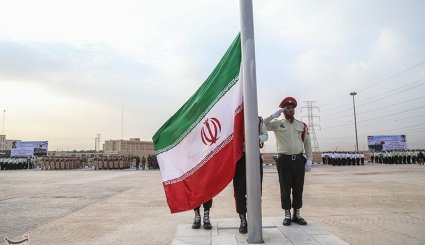 صبحگاه مشترک نیروهای مسلح به مناسبت هفته ناجا