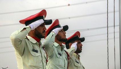 صبحگاه مشترک نیروهای مسلح به مناسبت هفته ناجا