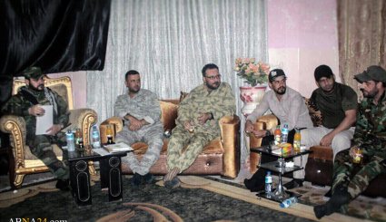 حضور دبیرکل نجباء در اتاق عمليات الحويجه
