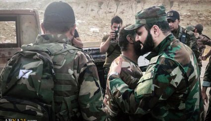 حضور دبیرکل نجباء در اتاق عمليات الحويجه
