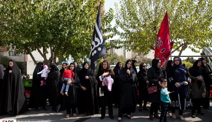 تشییع دو شهید گمنام دفاع مقدس در شهرک آسمان