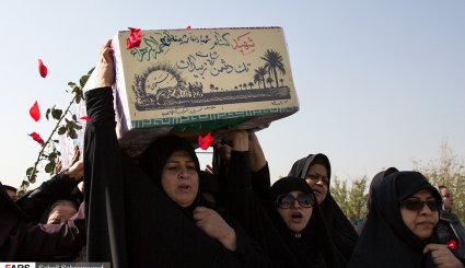 تشییع دو شهید گمنام دفاع مقدس در شهرک آسمان