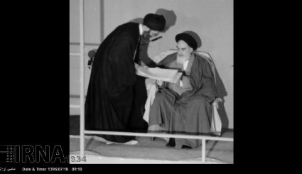 17 مهر 1360 - تنفیذ حکم ریاست جمهوری آیت الله خامنه ای + تصاویر