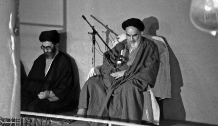 17 مهر 1360 - تنفیذ حکم ریاست جمهوری آیت الله خامنه ای + تصاویر