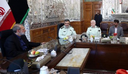 دیدار فرمانده نیروی انتظامی با رییس مجلس