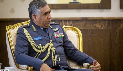 تصاویر دیدار فرمانده نیروی هوایی عمان با معاون بین‌الملل ستاد کل نیروهای مسلح