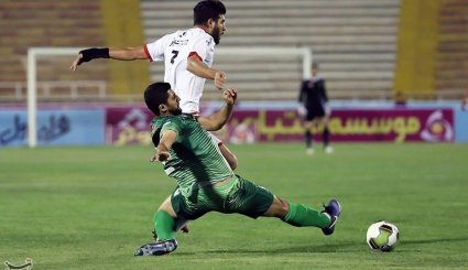 دیدار تیم‌های فوتبال پدیده و ذوب آهن - مشهد