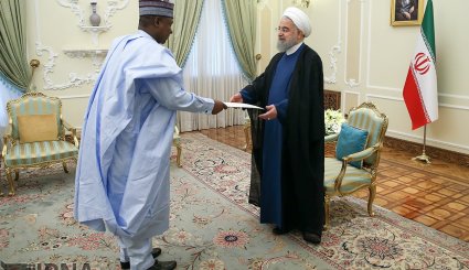 تقدیم استوارنامه سفرای جدید به روحانی + تصاویر