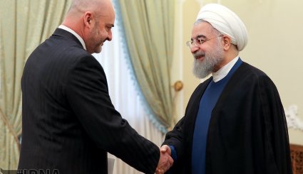 تقدیم استوارنامه سفرای جدید به روحانی + تصاویر