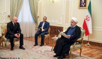 تقدیم استوارنامه سفرای جدید به روحانی + تصاویر