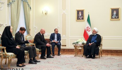تقدیم استوارنامه سفرای جدید به روحانی + تصاویر