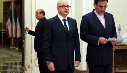تقدیم استوارنامه سفرای جدید به روحانی + تصاویر