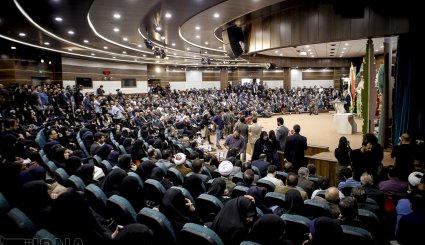همایش زعیم ذوفنون و رونمایی از اثر منظومه فکری مقام معظم رهبری