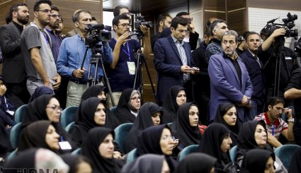 همایش زعیم ذوفنون و رونمایی از اثر منظومه فکری مقام معظم رهبری