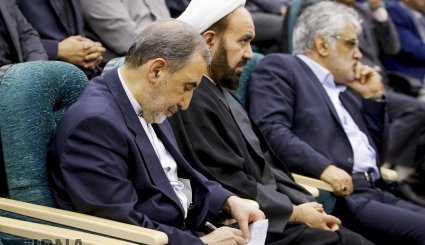 همایش زعیم ذوفنون و رونمایی از اثر منظومه فکری مقام معظم رهبری