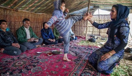 دختر کوچ نشین ، قهرمان یازده دوره کیک بوکسینگ