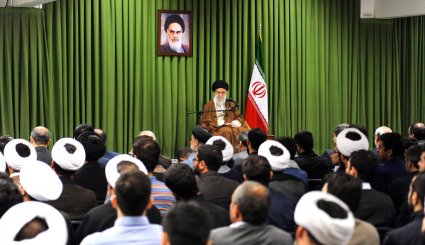 تصاویر دیدار جمعی از استعدادهای برتر و نخبگان جوان کشور با رهبر انقلاب 
