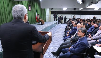 تصاویر دیدار جمعی از استعدادهای برتر و نخبگان جوان کشور با رهبر انقلاب 