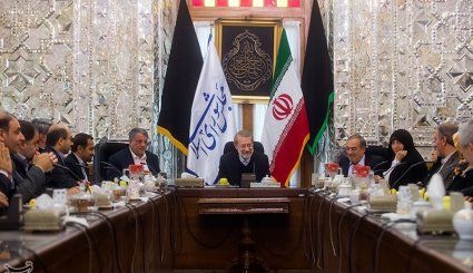 دیدار اعضای شورای شهر تهران با رئیس مجلس