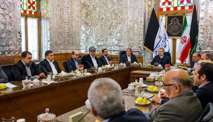 دیدار اعضای شورای شهر تهران با رئیس مجلس