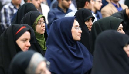 تصاویر دیدار جمعی از استعدادهای برتر و نخبگان جوان کشور با رهبر انقلاب 