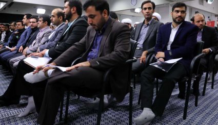 تصاویر دیدار جمعی از استعدادهای برتر و نخبگان جوان کشور با رهبر انقلاب 