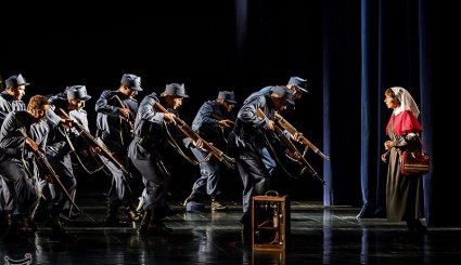 نمایش «شوایک، سرباز ساده دل» + تصاویر