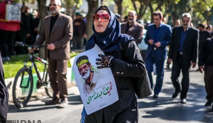 تشییع پیکر مطهر 2 شهید مدافع حرم در اراک + تصاویر
