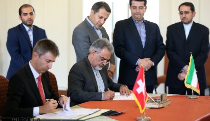 امضای سند تاسیس دفتر حفاظت منافع ایران در عربستان + تصاویر