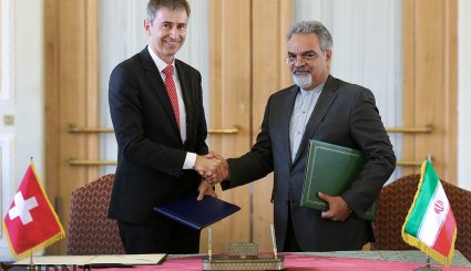امضای سند تاسیس دفتر حفاظت منافع ایران در عربستان + تصاویر
