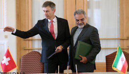 امضای سند تاسیس دفتر حفاظت منافع ایران در عربستان + تصاویر