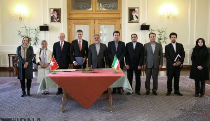 امضای سند تاسیس دفتر حفاظت منافع ایران در عربستان + تصاویر