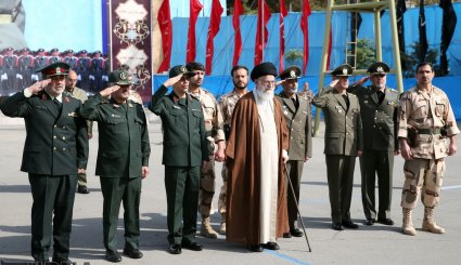 حضور فرمانده کل قوا در مراسم دانش‌آموختگی دانشگاه‌های افسری ارتش + تصاویر