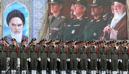 حضور فرمانده کل قوا در مراسم دانش‌آموختگی دانشگاه‌های افسری ارتش + تصاویر