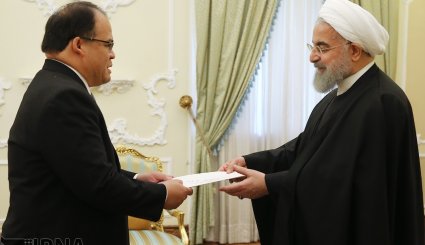 تقدیم استوارنامه های سفرای جدید چهار کشور به روحانی + تصاویر