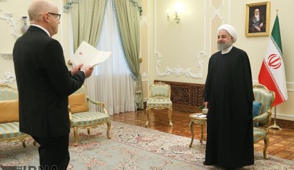 تقدیم استوارنامه های سفرای جدید چهار کشور به روحانی + تصاویر