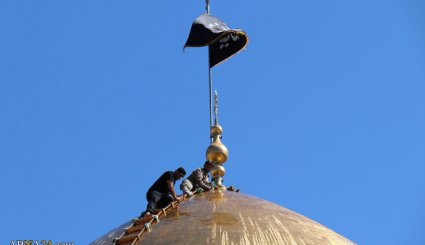 شست‌وشوی گنبد حرم مطهر حضرت زینب(س)