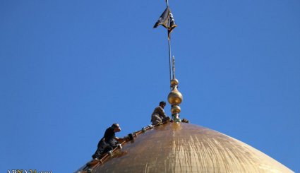شست‌وشوی گنبد حرم مطهر حضرت زینب(س)
