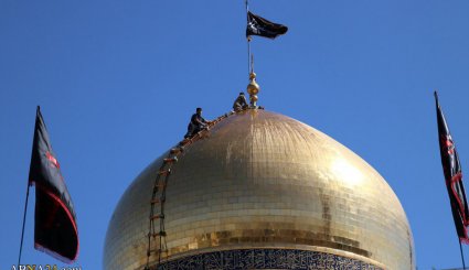 شست‌وشوی گنبد حرم مطهر حضرت زینب(س)